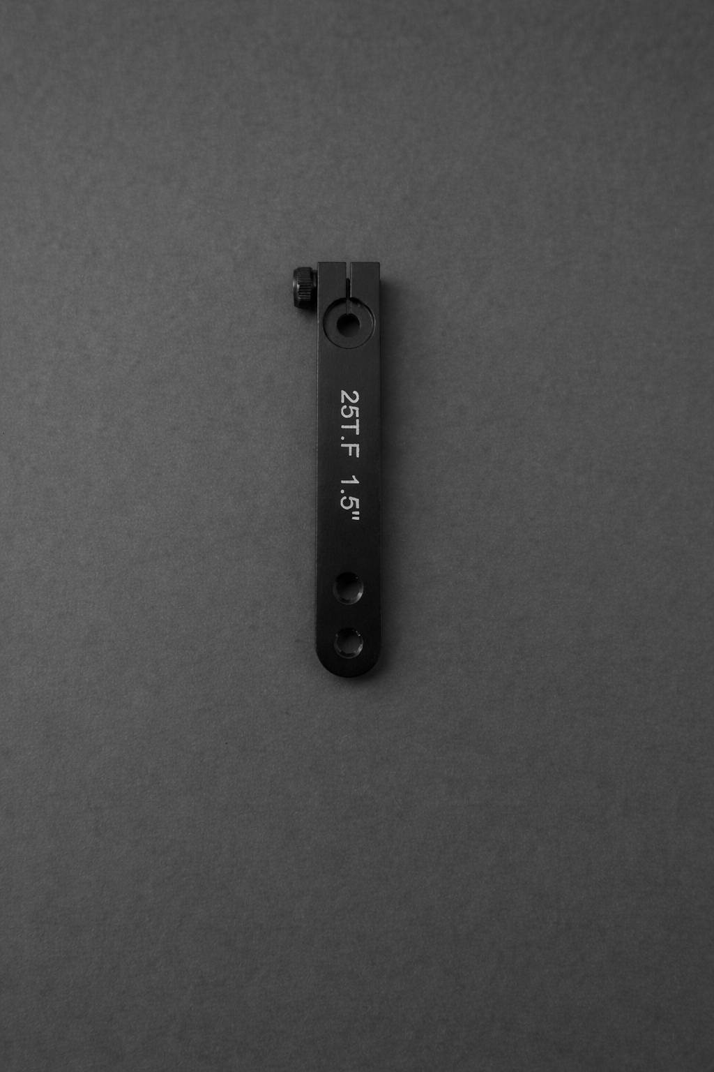 Aluminum servo arms 25T Black. Fit EA and Futaba servos.