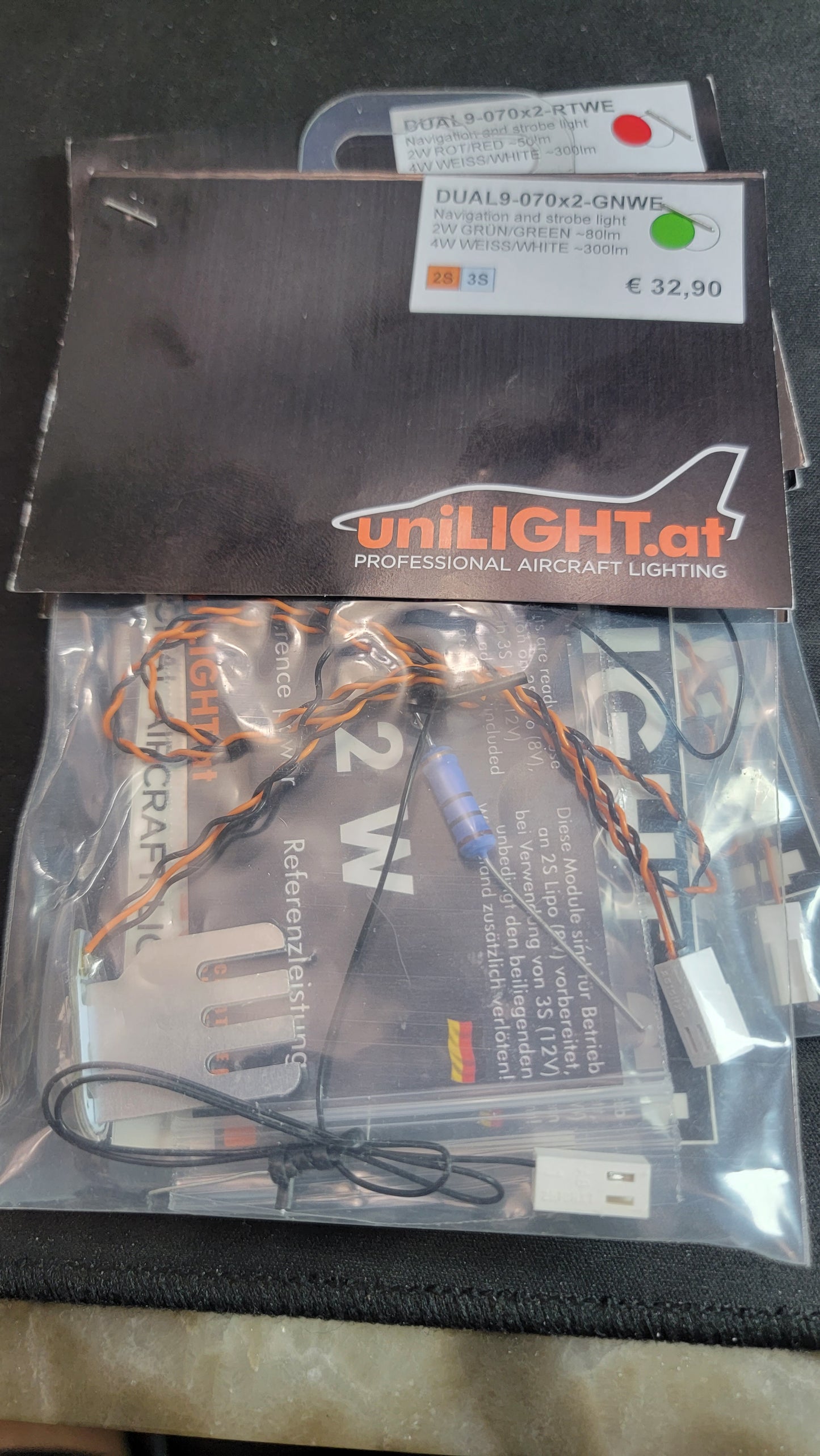 Unilight Dual 9 NAV and Strobe 070x2