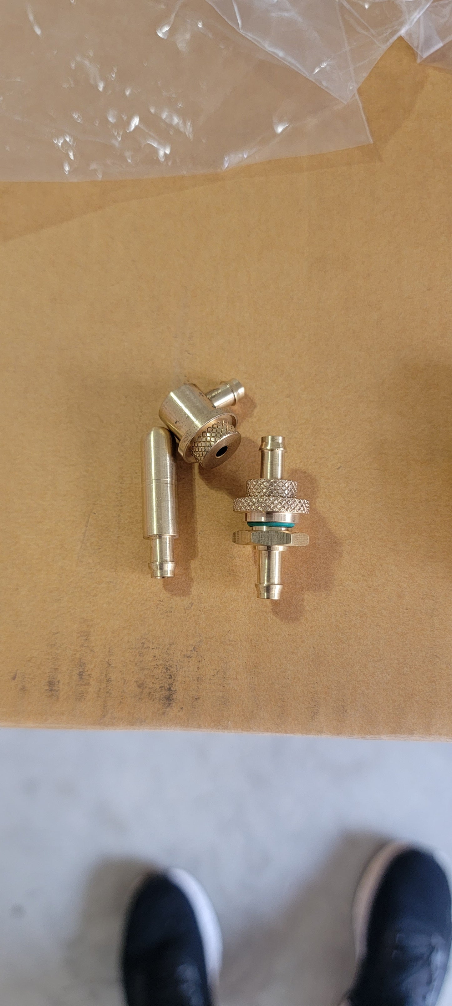 Small fuel tank fitting set with pickup. clunk and vent